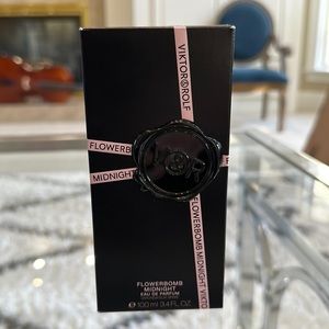 Viktor Rolf Flowerbomb Midnight Eau De Parfum